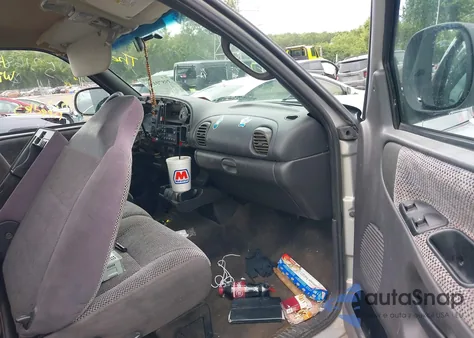 2000 Dodge Ram 1500 St из США, поврежденный, VIN 1B7HC16Y2YS531682